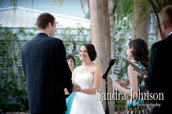 Best Lakeside wedding at Paradise Cove in Orlando, Florida - Wedding photographer - Sandra Johnson (SJFoto.com)